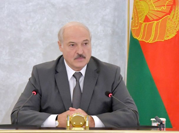 Лукашенко поручил закрыть все бастующие предприятия Белоруссии