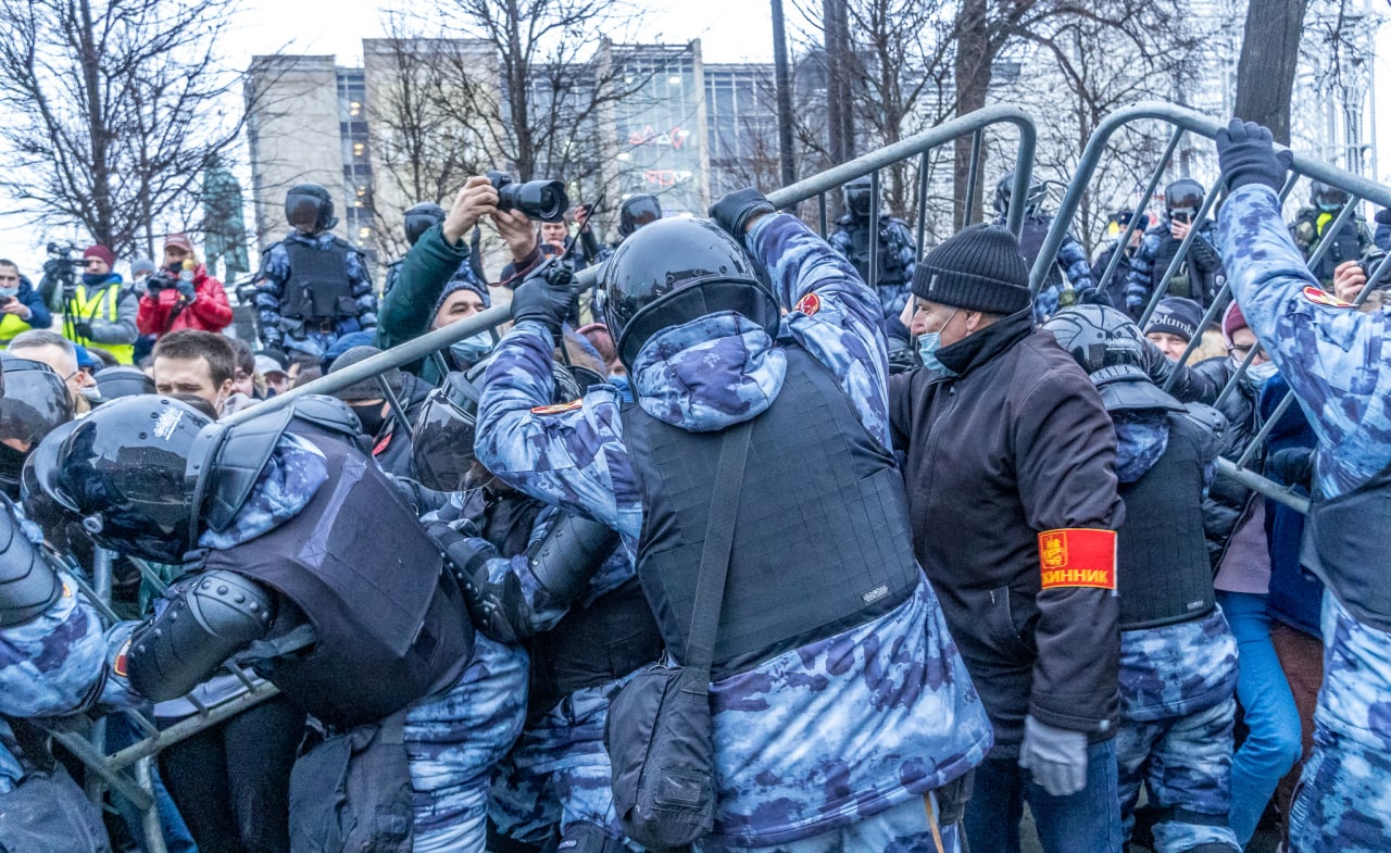 Несогласованная акция протеста в Москве. Фоторепортаж | Forbes.ru