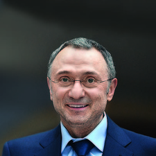 Сулейман Керимов и семья