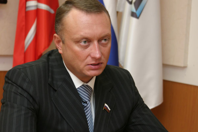 ÐмиÑÑий СавелÑев, Ñлен СовеÑа ФедеÑаÑии: жилой дом в Ðнглии