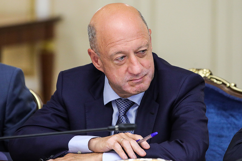 ÐлекÑÐ°Ð½Ð´Ñ Ðабаков, Ñлен СовеÑа ФедеÑаÑии: кваÑÑиÑа в ÐелÑгии