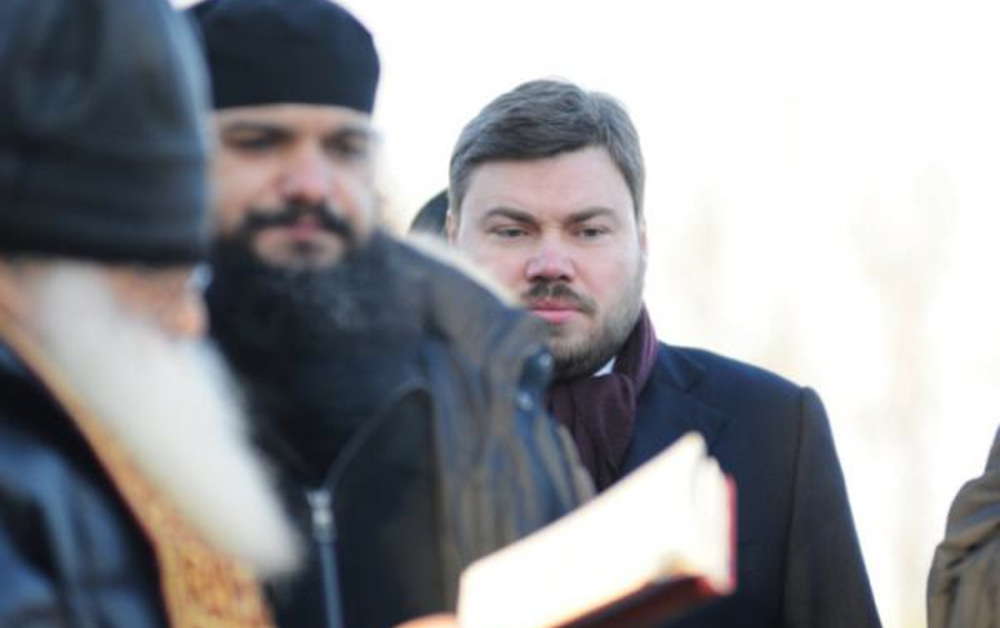 Константин Малофеев (крайний справа)