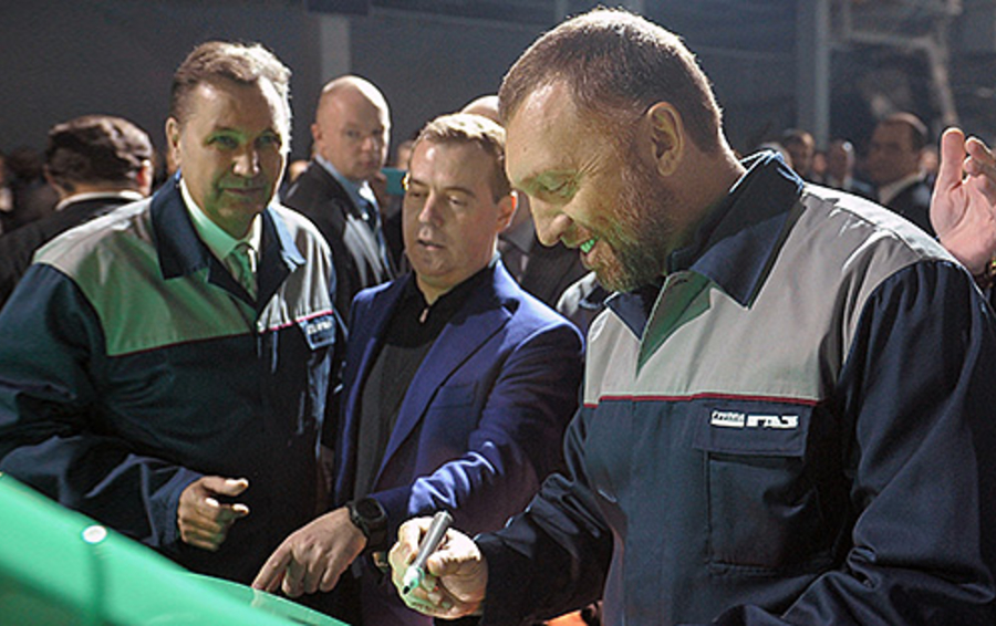 Олег Дерипаска снова одним из первых претендует на господдержку в кризис