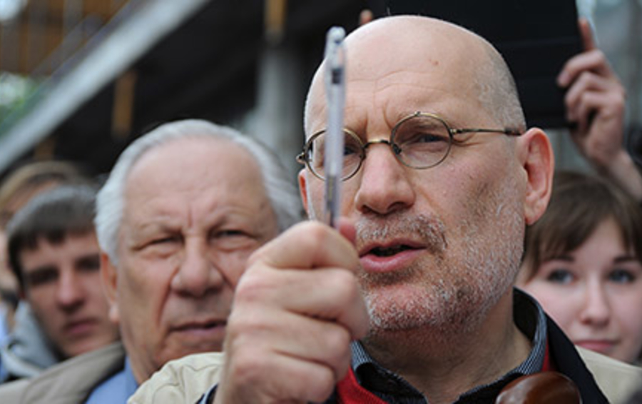 Борис Акунин