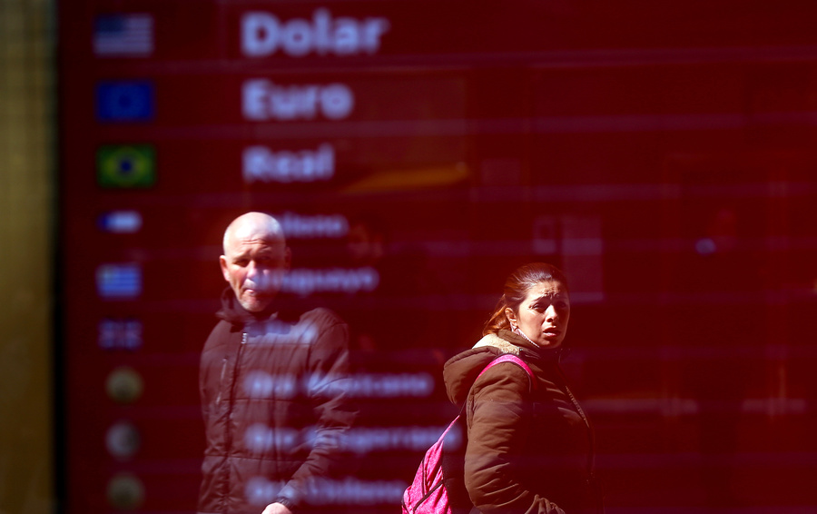 Фото Agustin Marcarian / Reuters