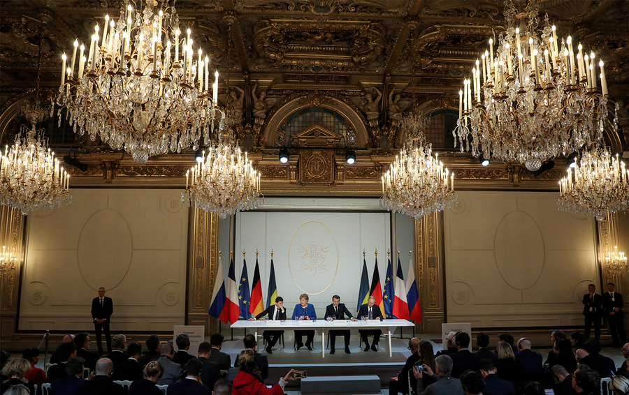 Фото Ludovic Marin / Pool via REUTERS