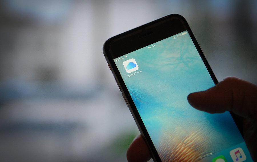 Большой брат из Apple: как производитель iPhone читает личную переписку для борьбы с преступностью