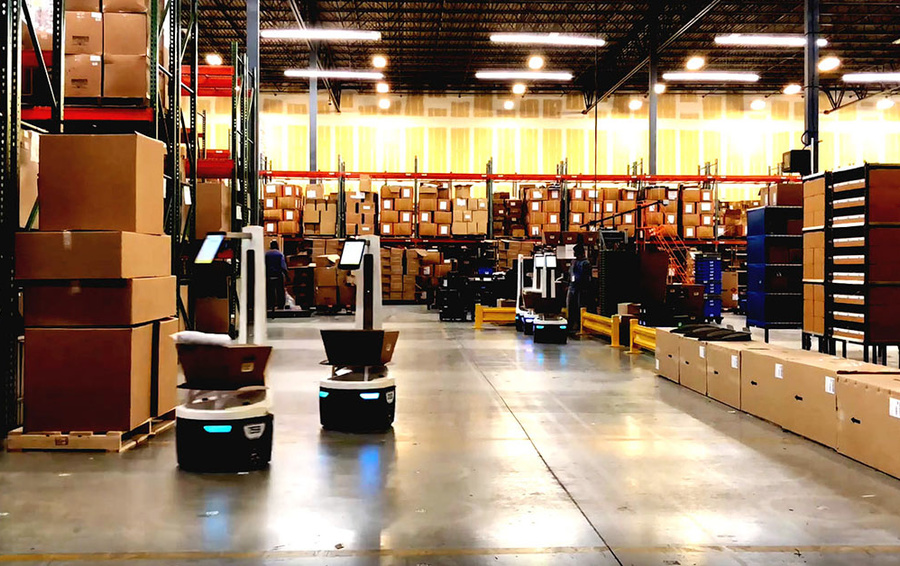 Фото Locus Robotics
