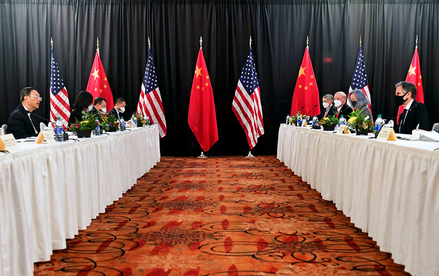Фото Frederic J. Brown / Pool via REUTERS