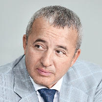 Гаврил Юшваев и семья | Forbes.ru