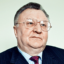 Мегдет Рахимкулов и семья | Forbes.ru