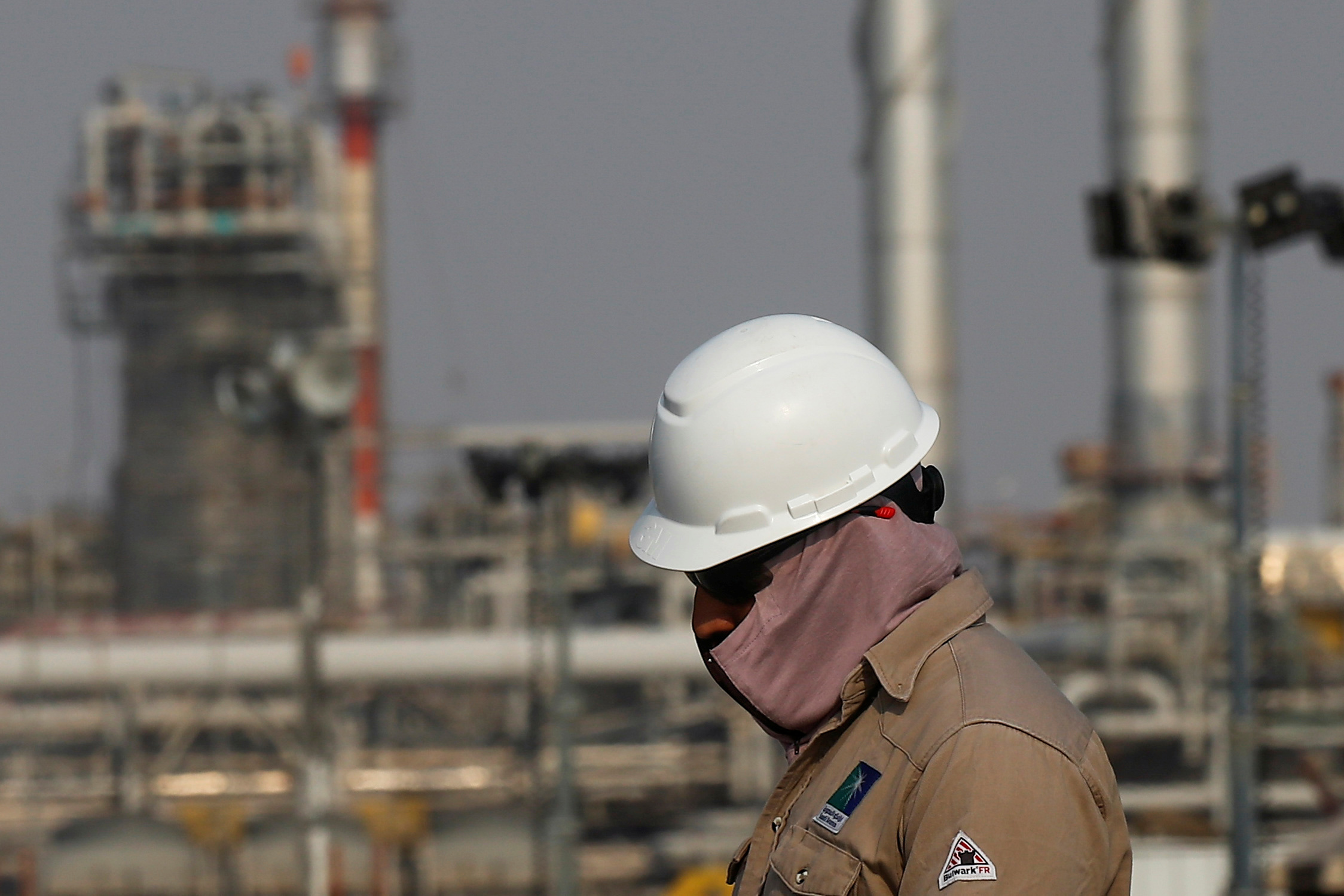 Цены нефть саудовская аравия. Нефтяная компания в Саудовской Аравии Aramco. Саудовская Аравия нефтедобыча. Китай НПЗ Saudi Aramco. Saudi Aramco добыча нефти 2020.