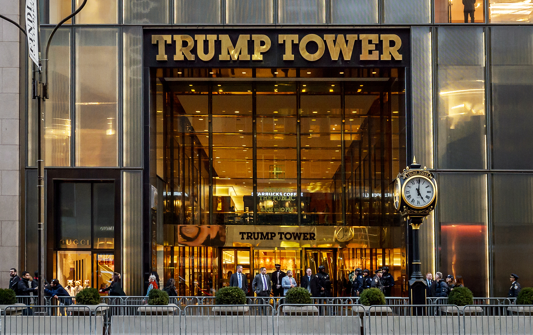 Опустевшая крепость: почему никто не хочет жить в Trump Tower | Forbes.ru