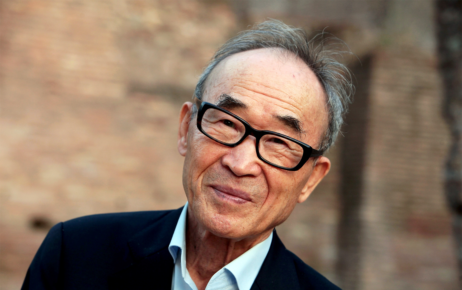От деревенского могильщика до номинанта на Нобелевскую премию: как  южнокорейский поэт Ко Ын стал живой легендой Азии | Forbes Life