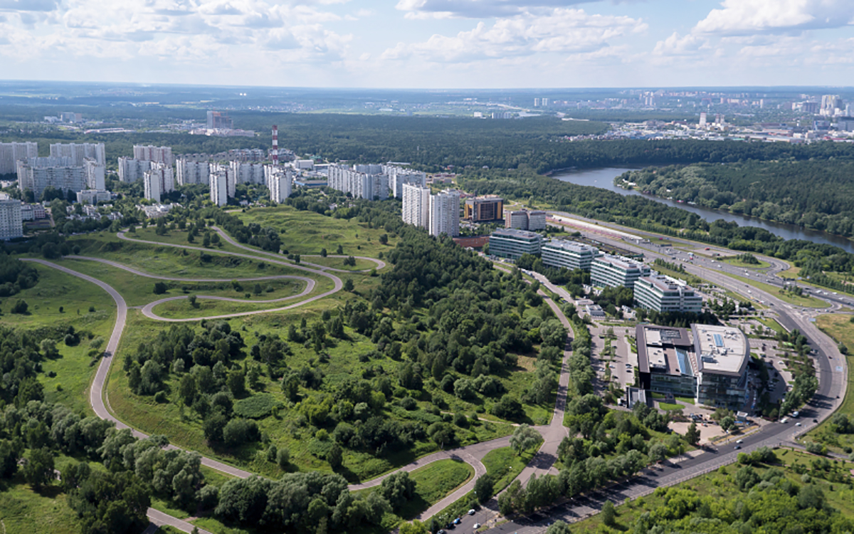 Обыкновенное рейдерство»: почему правительство Москвы считает  несуществующей велодорогу в Крылатском | Forbes.ru