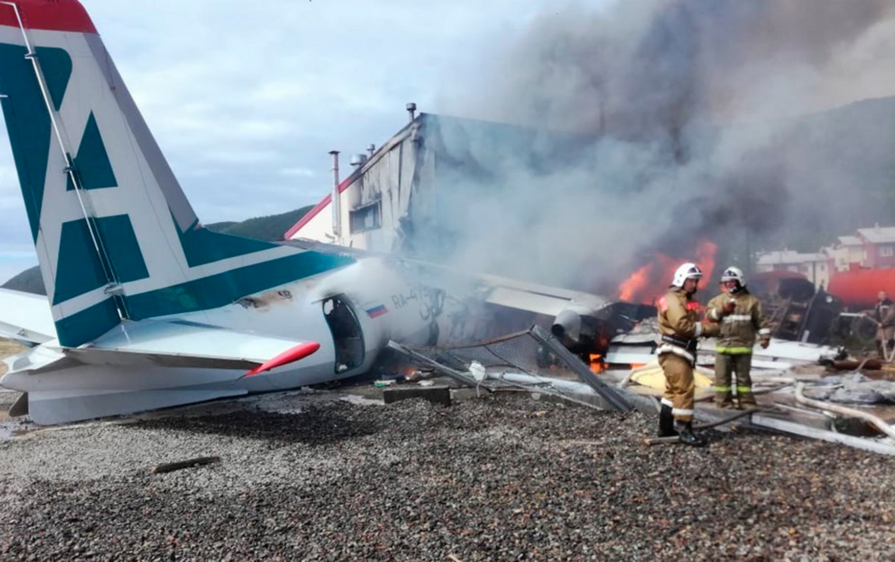 Опубликовано сделанное пассажиром видео крушения Ан-24 в Бурятии | Forbes.ru