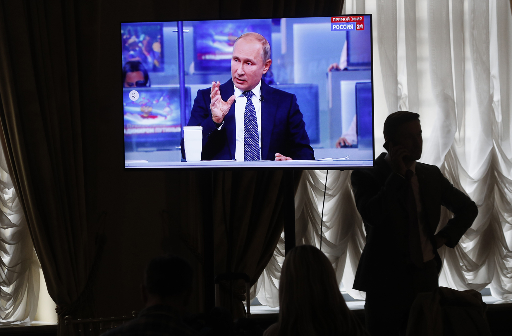 Путин отвечает. Зачем на самом деле нужна прямая линия с президентом |  Forbes.ru