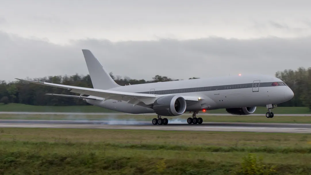 Роман Абрамович купил самый дорогой в России частный самолет | Forbes.ru