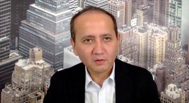 Бывший глава БТА Банка Мухтар Аблязов во время интервью в Париже, Франция, 7 января 2022 года (Фото Reuters TV via REUTERS)