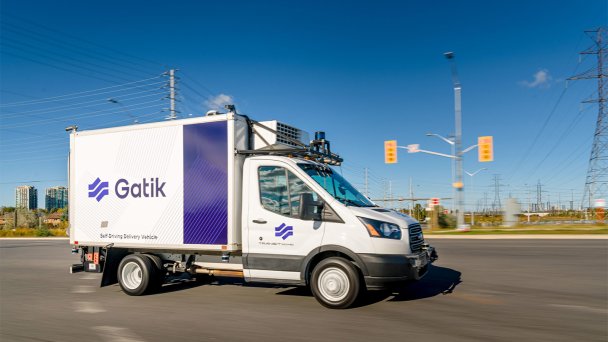 Роботизированный грузовик Gatik везет товары для Walmart (фото Gatik)