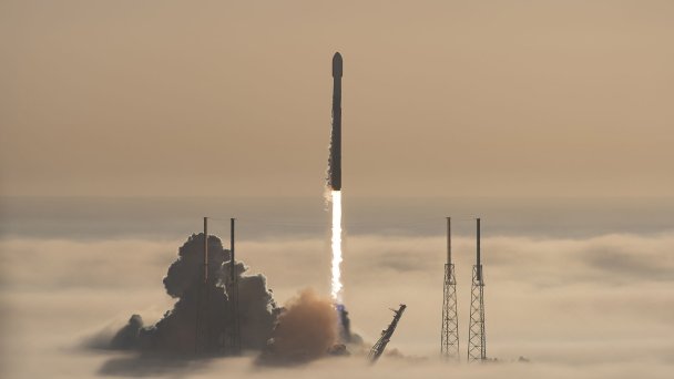 Запуск ракеты-носителя Falcon 9 (Фото SpaceX)