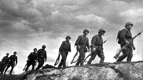 Советские солдаты в Мурманске в 1942 году (Фото Agentur Voller Ernst / DPA / TASS)