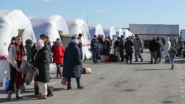 Палаточный лагерь МЧС для эвакуированных граждан ДНР в Ростовской области (фото Эрика Романенко / ТАСС)