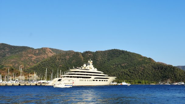 Неделя миллиардера: аресты на €25 млрд, у Усманова отнимают Dilbar, у ...