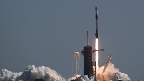 Команда Axiom стартует на ракете SpaceX Falcon 9 (Фото Steve Nesius / Reuters)