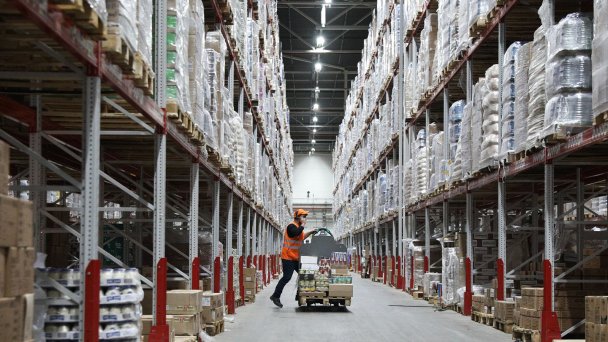 Распределительный продуктовый центр в Подольске. (Фото агентства «Москва»)