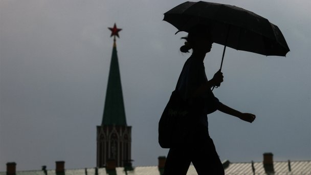 Залповый ливень в Москве (Фото Михаила Терещенко / ТАСС)