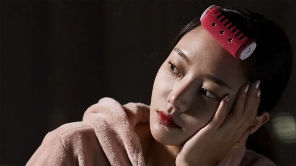 В Южной Корее бигуди стали символом протеста против стереотипов красоты (Фото DR)