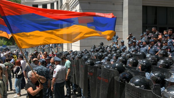 Акции гражданского неповиновения в Ереване. (Фото Александра Патрина / ТАСС)
