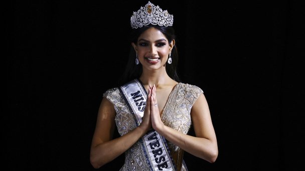Шарнааз Садху из Индии после победы в конкурсе «Мисс Вселенная» в 2021 году (Фото Ronen Zvulun / Reuters)
