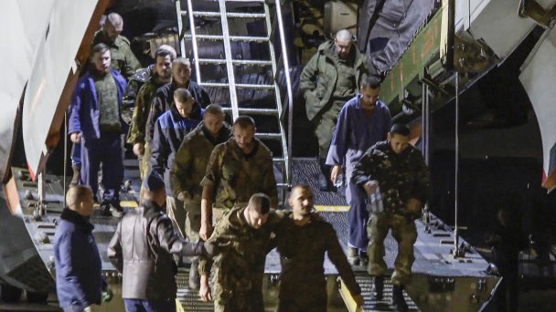 Возвращение военных ВС РФ после обмена пленными с Украиной (Фото Пресс-службы Минобороны РФ / ТАСС)