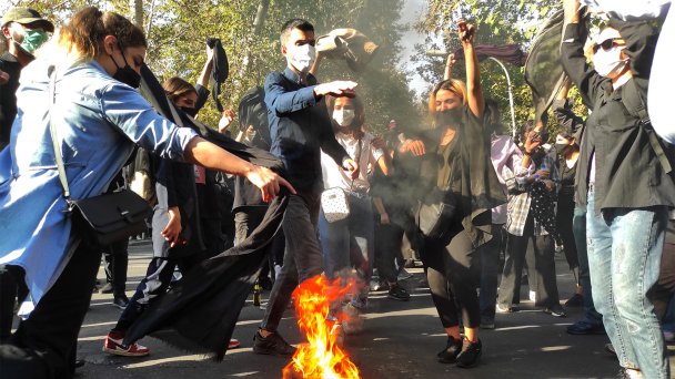 Протесты в Тегеране 1 октября 2022 года (Фото Getty Images)