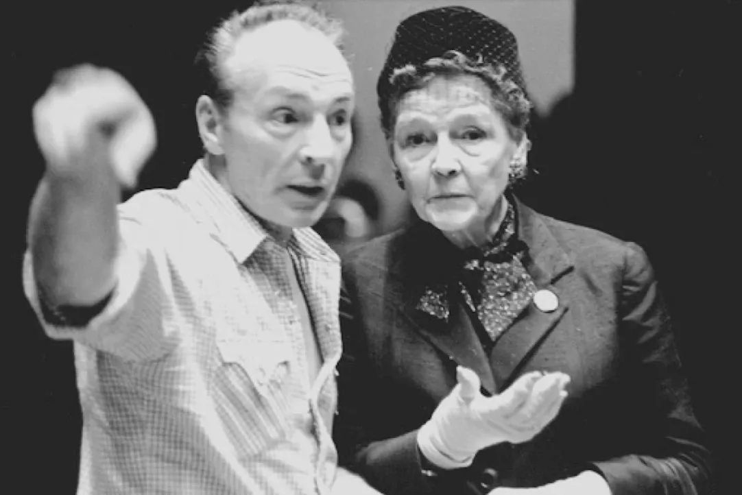 Анустан сұйықтық шығарылады Періштелердің жалаңаш суреттері