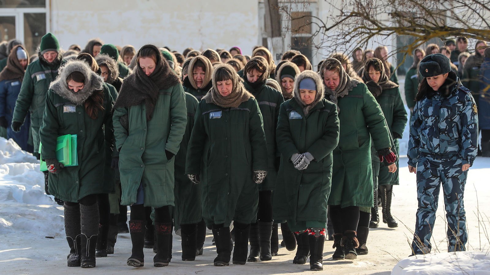 Осужденные женской колонии