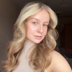 Сүтті сиськи Жалаңаштанған жетілген ханымдар