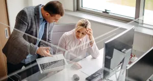 Исследование: 95% россиян сталкивались с корпоративным абьюзом