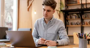 Учеба без отрыва от работы: кто выбирал дистанционное высшее образование в 2024 году