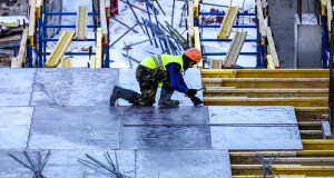 Менее половины застройщиков жилья выведут в продажу новые проекты в 2025 году