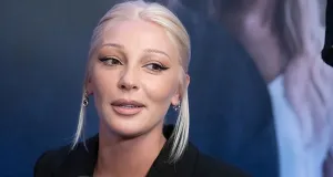 На Настю Ивлееву подали в суд за неоплаченную доставку энергетиков и чипсов