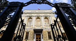 Банк России сохранил рекордную ключевую ставку четвертый раз подряд