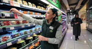 Притянуло к бюджетному: почему «Азбука вкуса» продалась «Магниту» 