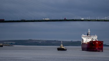 Движение на остров Русский перекроют во Владивостоке