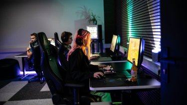 Стартап-суббота: инвестиции в людей, еще один дейтинг и блокировка ...
