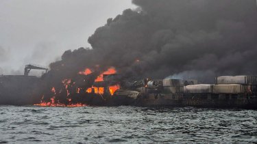 У берегов Великобритании в Северном море столкнулись танкер и ...