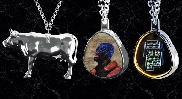Платиновые и золотые кулоны с цифровыми принтами (Фото DR)