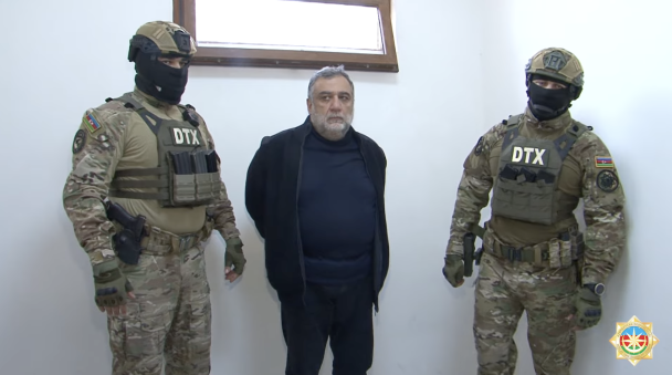 Рубен Варданян после задержания в Азербайджане (Фото YouTube / DTX official channel)